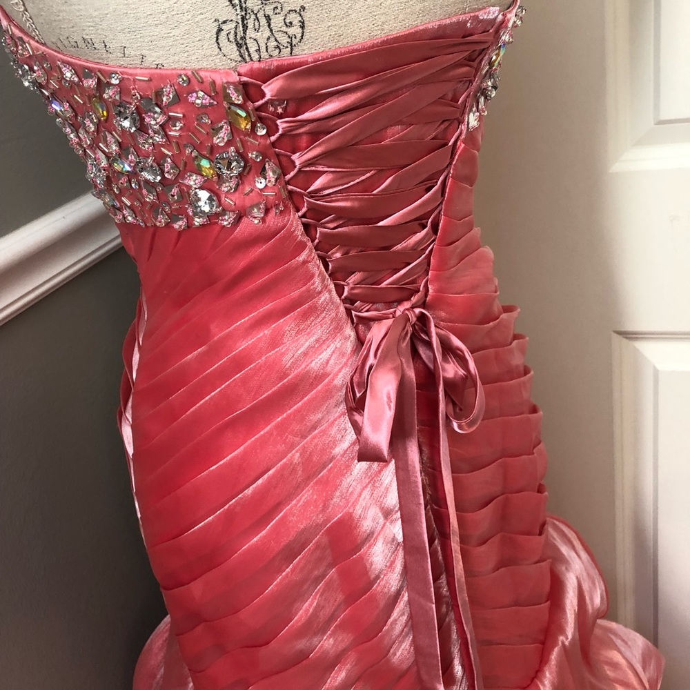 NEW TIFFANY DESIGNS SZ 4 CORAL SATIN ORGANZA BEADED CORSET FORMAL EVENING GOWN - Picture 8 of 15